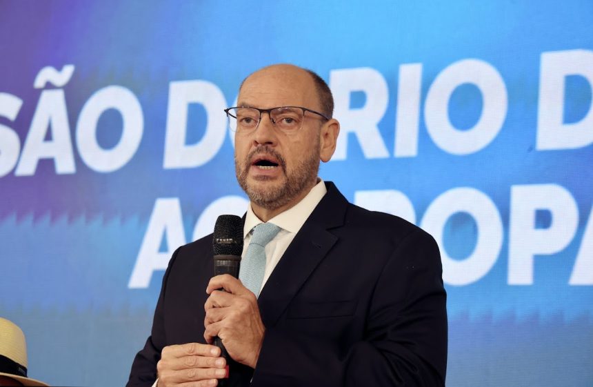 governador em exercício Ricardo Couto