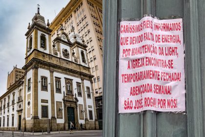 Igreja de São José, no Centro do Rio, de portas fechadas por falta de luz