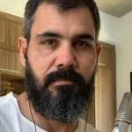 Ator Juliano Cazarré receberá a Medalha Tiradentes, maior honraria concedida pela Alerj
