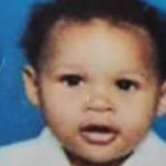 Maicon de Souza Silva, que tinha 2 anos quando foi baleado, em 15 de abril de 1996, na Favela de Acari, na Zona Norte