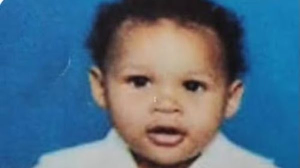 Maicon de Souza Silva, que tinha 2 anos quando foi baleado, em 15 de abril de 1996, na Favela de Acari, na Zona Norte