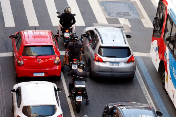 Entre janeiro e maio deste ano, o Corpo de Bombeiros atendeu mais de 20 mil acidentes com motocicletas no estado do Rio