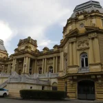 O Gabinete de Segurança Institucional do Estado do Rio registrou ata que prevê a contratação de até 64 veículos blindados e convencionais, com valor estimado de R$ 15,5 milhões.