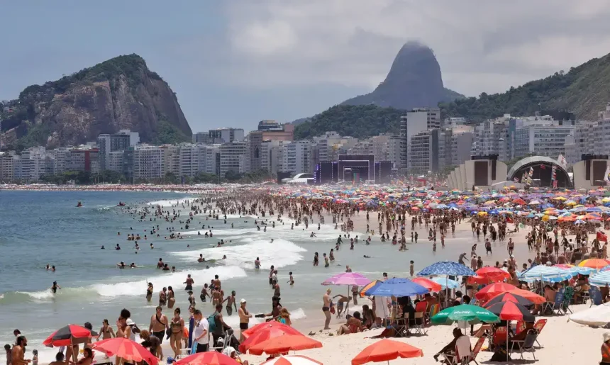 Capital terá tempo predominantemente firme no fim de semana, com máxima de até 29°C no domingo.