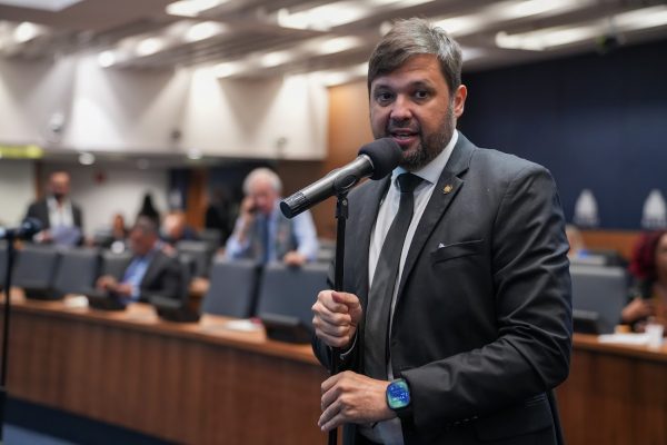 Júlio Rocha se licenciou do mandato por motivo de saúde e deixou vaga a presidência do Conselho de Ética da Alerj