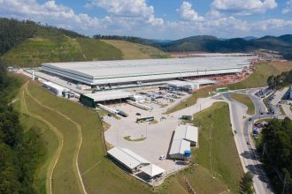 Mercado de galpões logísticos do estado do Rio registra queda da vacância e recuperação da demanda impulsionada pelo comércio eletrônico