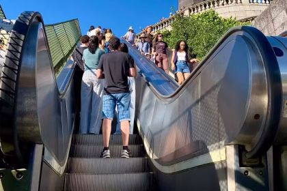Escadas rolantes do Cristo Redentor estão em operação há mais de 20 anos — Foto: Divulgação