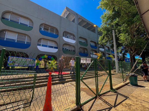 Parecer do MPRJ aponta superfaturamento de R$ 368,8 mil em contrato para manutenção de escolas municipais Escola de Japeri