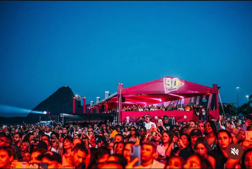 Público acompanha a edição de 2025 do 90's Festival. O evento foi autorizado a captar R$ 3 milhões pela Lei Estadual de Incentivo à Cultura para a edição de 2026.