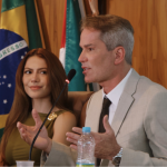 Sarah Poncio e o pai, pastor Márcio Poncio