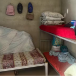 Quarto de abrigo onde vítimas eram mantidas em situação análoga à escravidão em Araruama