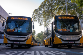 ônibus municipais da linha LECD 154, operada pelo Consórcio Intersul