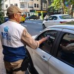 Agentes durante fiscalização em Copacabana