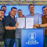 Eduardo Cavaliere (PSD), Netinho Reis (MDB) e representantes das duas prefeituras