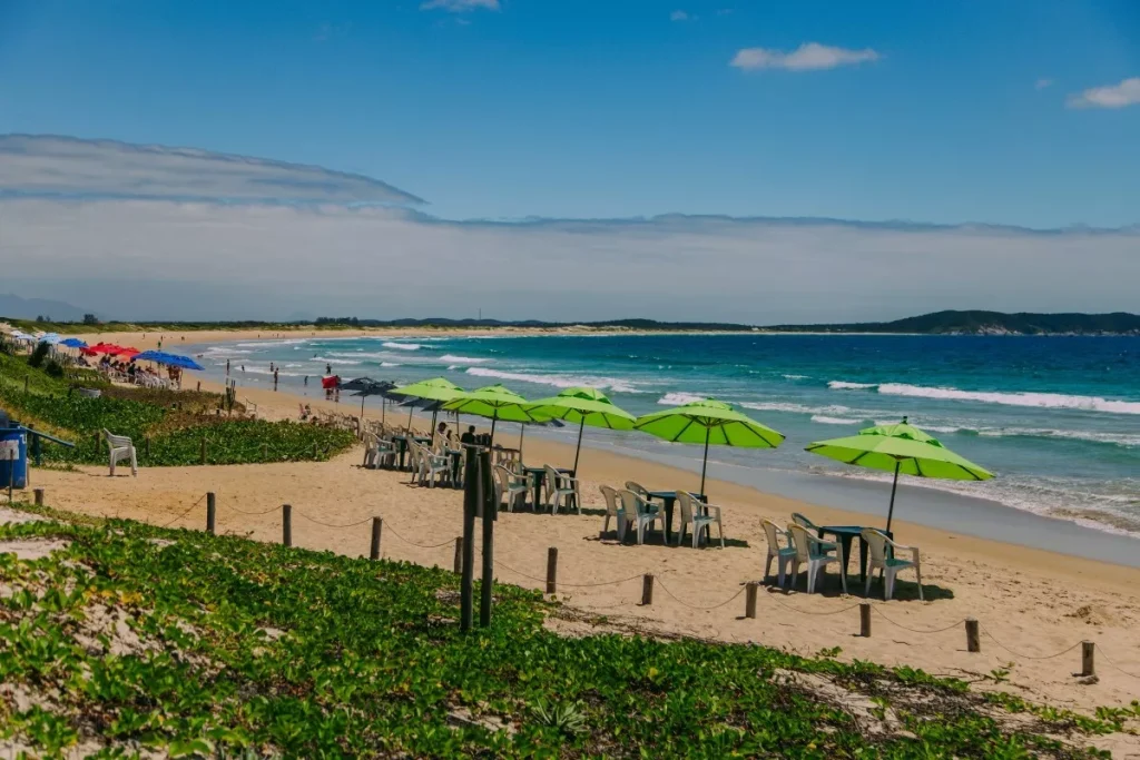 O mar está pra peixe: praias do Peró e do Foguete, em Cabo Frio, são indicadas ao Programa Bandeira Azul