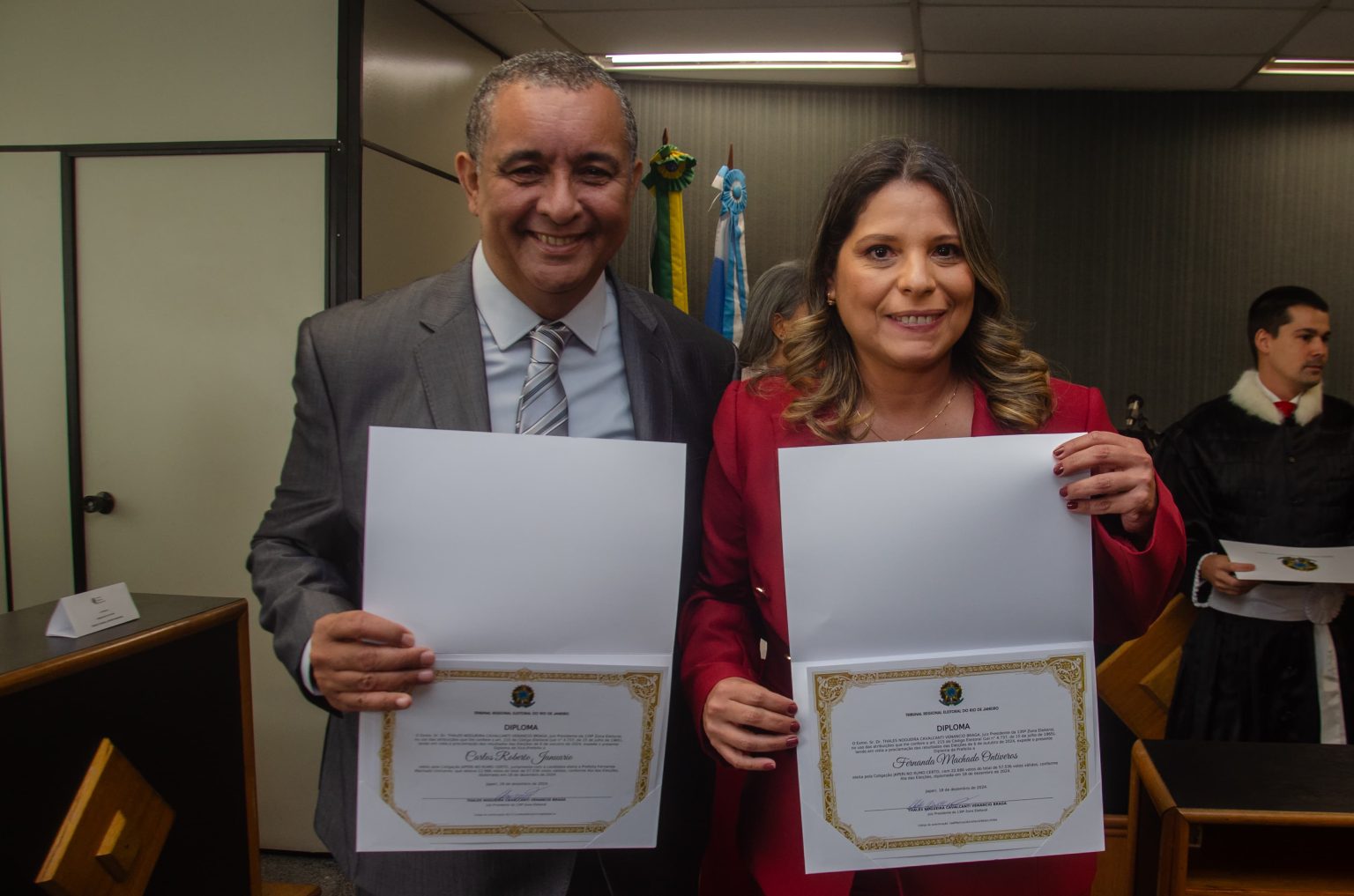 Câmara de Japeri autoriza abertura de processo de impeachment contra prefeita Fernanda Ontiveros e vice