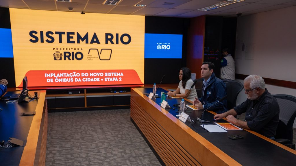 Prefeitura do Rio anuncia 1,4 mil novos coletivos e fim da Transportes Paranapuan com novo edital de ônibus municipais 62 Cavaliere anuncia novos edital de ônibus