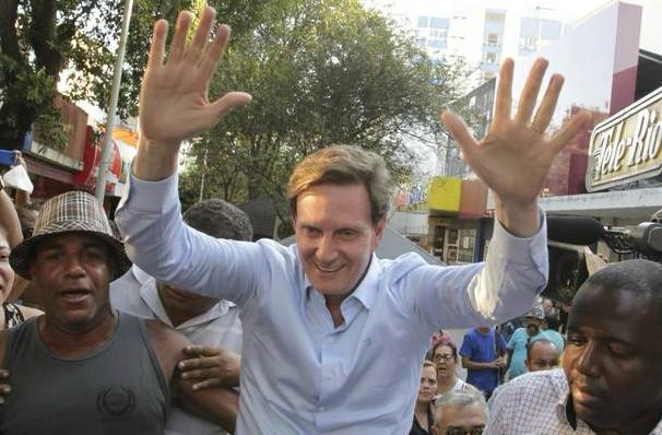 André Mendonça, do TSE, suspende efeitos de condenação, Crivella está elegível novamente e pode embolar a disputa para o Senado