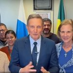 Crivella festeja com a equipe em vídeo postado nas redes sociais