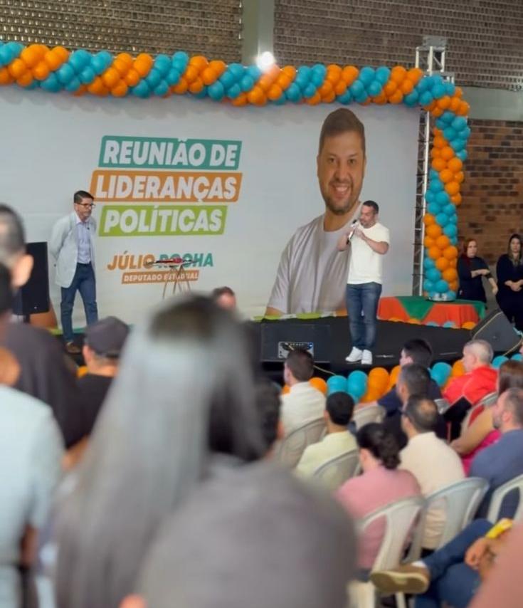 Licença? Só do crachá da Alerj: afastado por motivos de saúde, deputado Júlio Rocha segue em campanha eleitoral — e ao lado do presidente da Casa 62 WhatsApp Image 2026 07 04 at 14.36.42