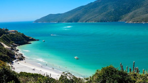 Pontal do Atalaia, em Arraial do Cabo, entra para a lista das 50 melhores praias do mundo de 2026