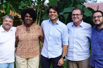Quaquá, Benedita, Pedro Paulo, Paes e Diego Quaquá, presidente estadual do PT: paz no reino dos petistas e na chapa ao governo do estado