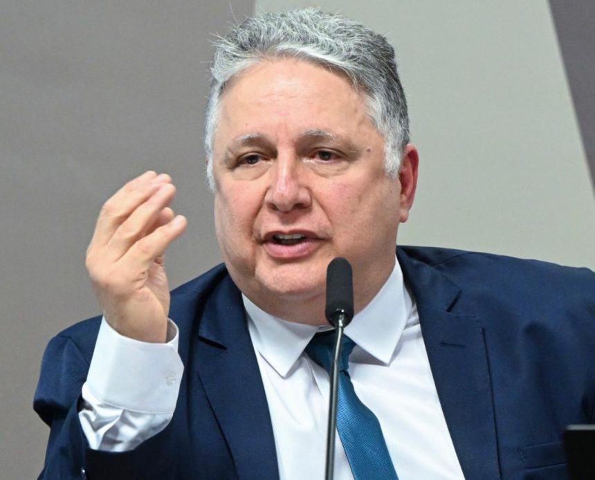 Anthony Garotinho avisa que só será candidato se for a governador