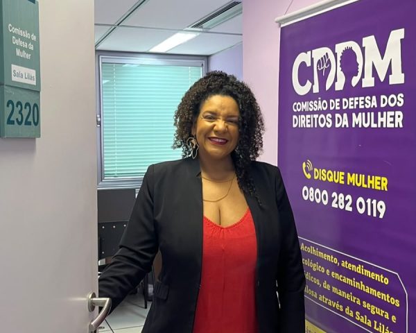 Renata Souza na Sala Lilás