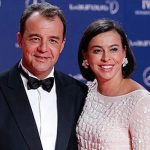 Sérgio Cabral e Adriana Ancelmo, na época áurea do casal: agora a moça foi notificada sob a acusação de crime tributário
