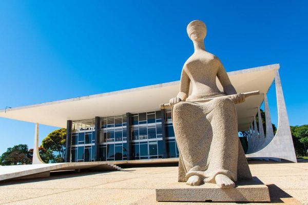 TJRJ defende legalidade de ‘penduricalhos’ em resposta ao STF, mas análise de planilhas aponta omissões e pagamentos acima do limite