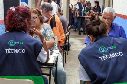O Iterj, que deveria se dedicar à regularização fundiária, está promovendo cursos de salão de beleza por mais de R$ 12 milhões