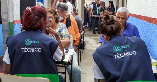 O Iterj, que deveria se dedicar à regularização fundiária, está promovendo cursos de salão de beleza por mais de R$ 12 milhões