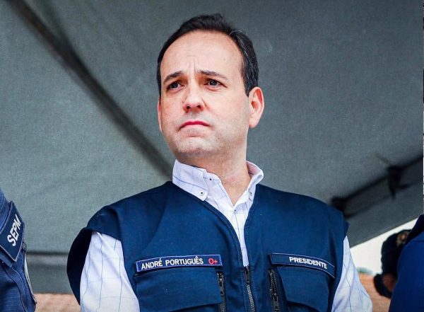 André Português, o czar do impulsionamento: R$ 402.114 em anúncios classificados pela Meta como relacionados a temas sociais, eleições ou política