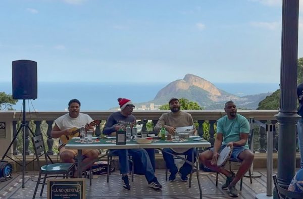 Roda de samba no Corcovado é uma das atrações do fim de semana de final da Copa