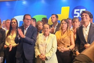 Eduardo Paes discursa durante convenção do PSD que confirmou sua candidatura ao governo