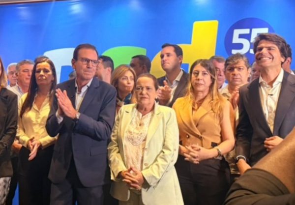 Eduardo Paes discursa durante convenção do PSD que confirmou sua candidatura ao governo