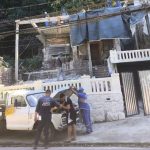 Equipes da Seop iniciaram a demolição de um prédio construído sem licença na Estrada do Joá