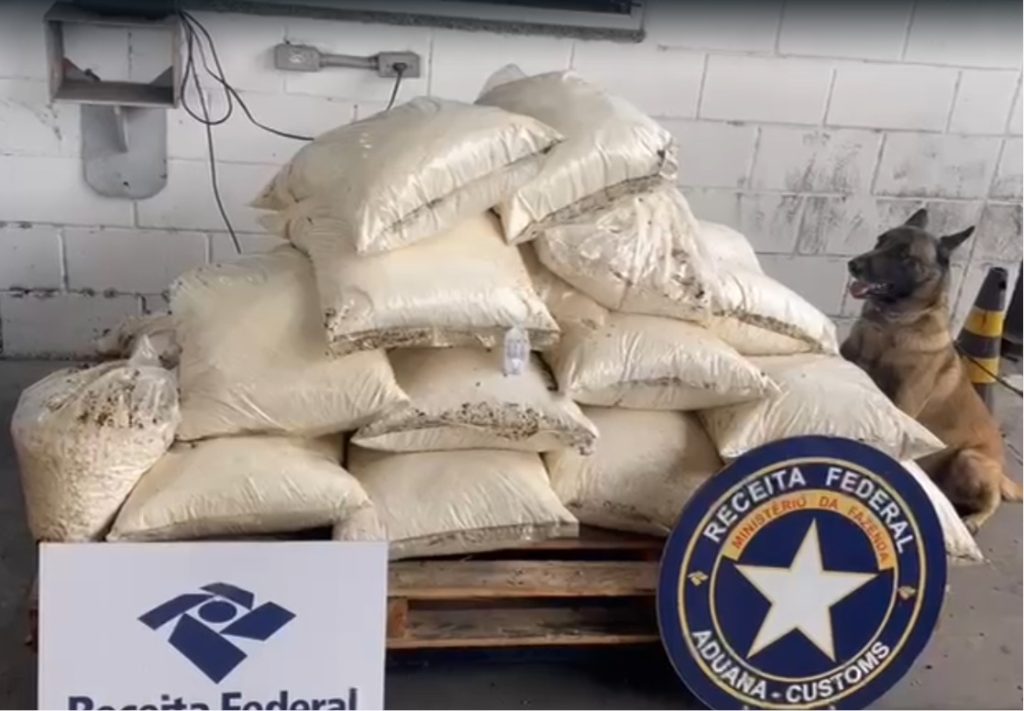 PF mira grupo acusado de enviar 6,5 toneladas de cocaína para a Europa; drogas foram encontradas em sacas de café no Porto do Rio