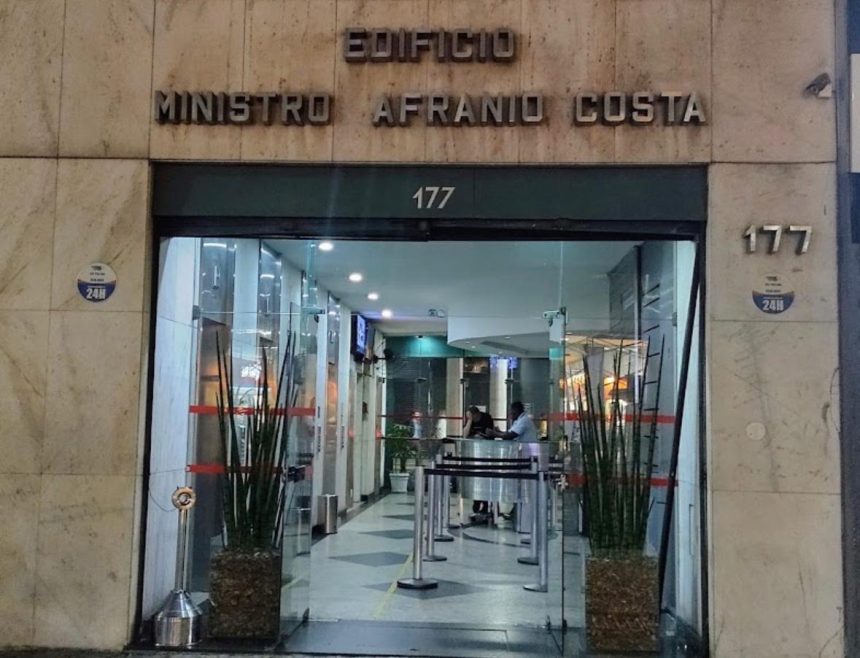 O edifício Ministro Afrânio Costa, na Avenida Rio Branco, que reúne as sedes de PL,, DC e Democrata