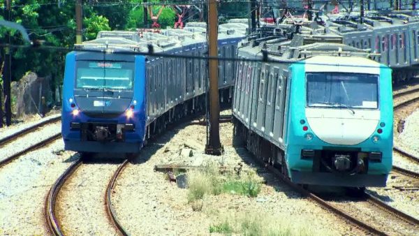 Trens do Rio de Janeiro no ramal Japeri — Foto: Reprodução/TV Globo