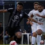 Resende e Americano se enfrentando pelo primeiro jogo da final do Campeonato Carioca A2