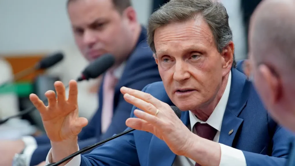 TSE mantém Crivella na disputa pelo Senado após voto de desempate de Nunes Marques