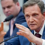 Julgamento de Marcelo Crivella muda de rumo após novos votos empatarem análise sobre recebimento da denúncia sobre o "QG da Propina"