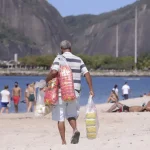 ambulantes nas praias da Zona Sul