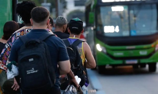 Governador em exercício do Rio, Ricardo Couto reajusta auxílio-transporte dos servidores estaduais para R$ 350