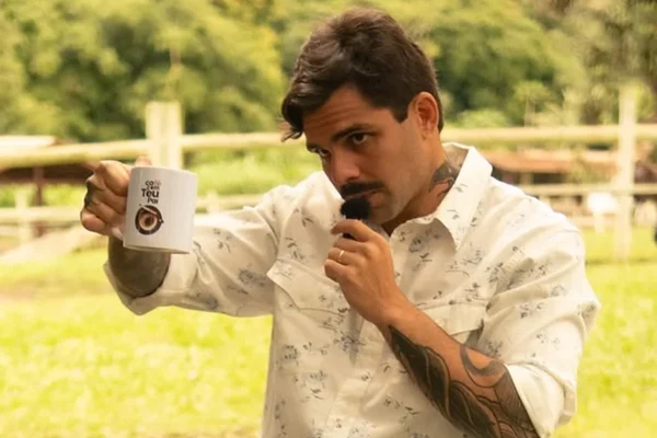 Breno Faria, criador do perfil “Café com teu pai”