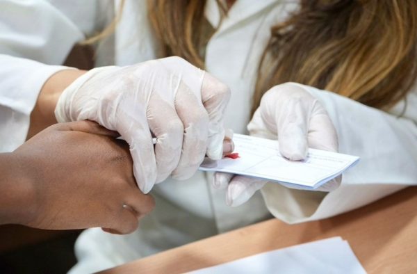 DNA de presente: Defensoria Pública leva exames gratuitos e orientação jurídica à estação de metrô da Carioca na próxima sexta-feira (31)
