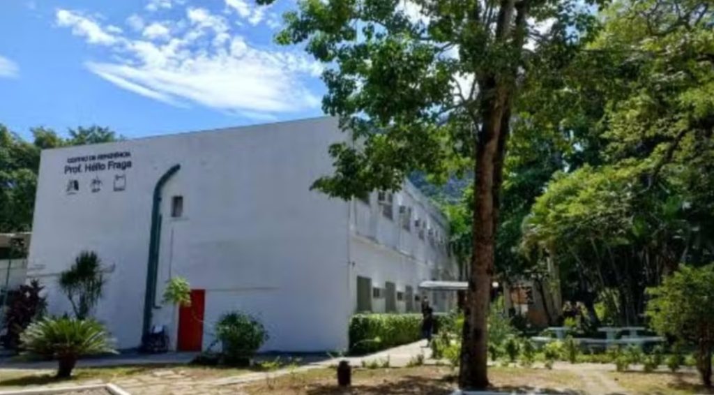 Sob o impacto da violência, Fiocruz desativa alojamento em Jacarepaguá e anuncia auxílio-moradia de R$ 800 para estudantes