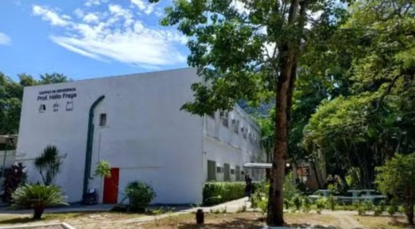 Sob o impacto da violência, Fiocruz desativa alojamento em Jacarepaguá e anuncia auxílio-moradia de R$ 800 para estudantes