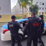 GAECO-MPRJ durante os mandados de prisão preventiva — Foto: Divulgação